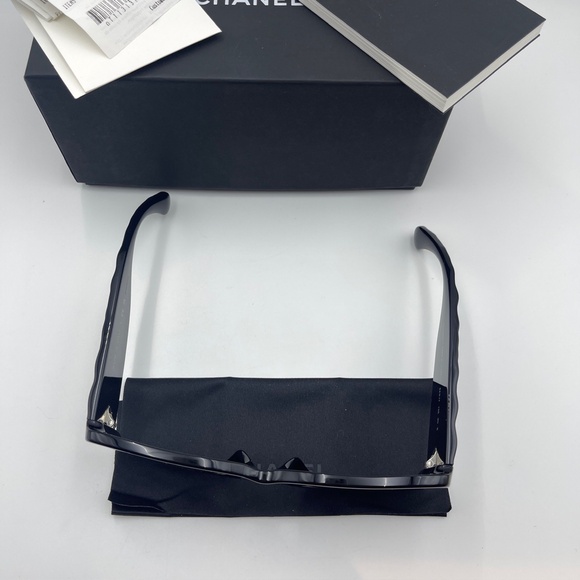 Chanel quilted CC lol rectangle sunglasses in black 5483A women with receipt - Picture 8 of 8